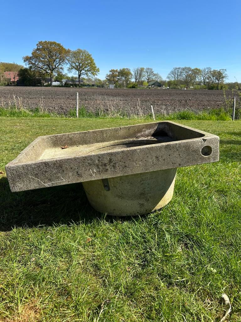 Grote betonnen waterbak / voederbak, Ophalen, Gebruikt, Beton, Overige typen