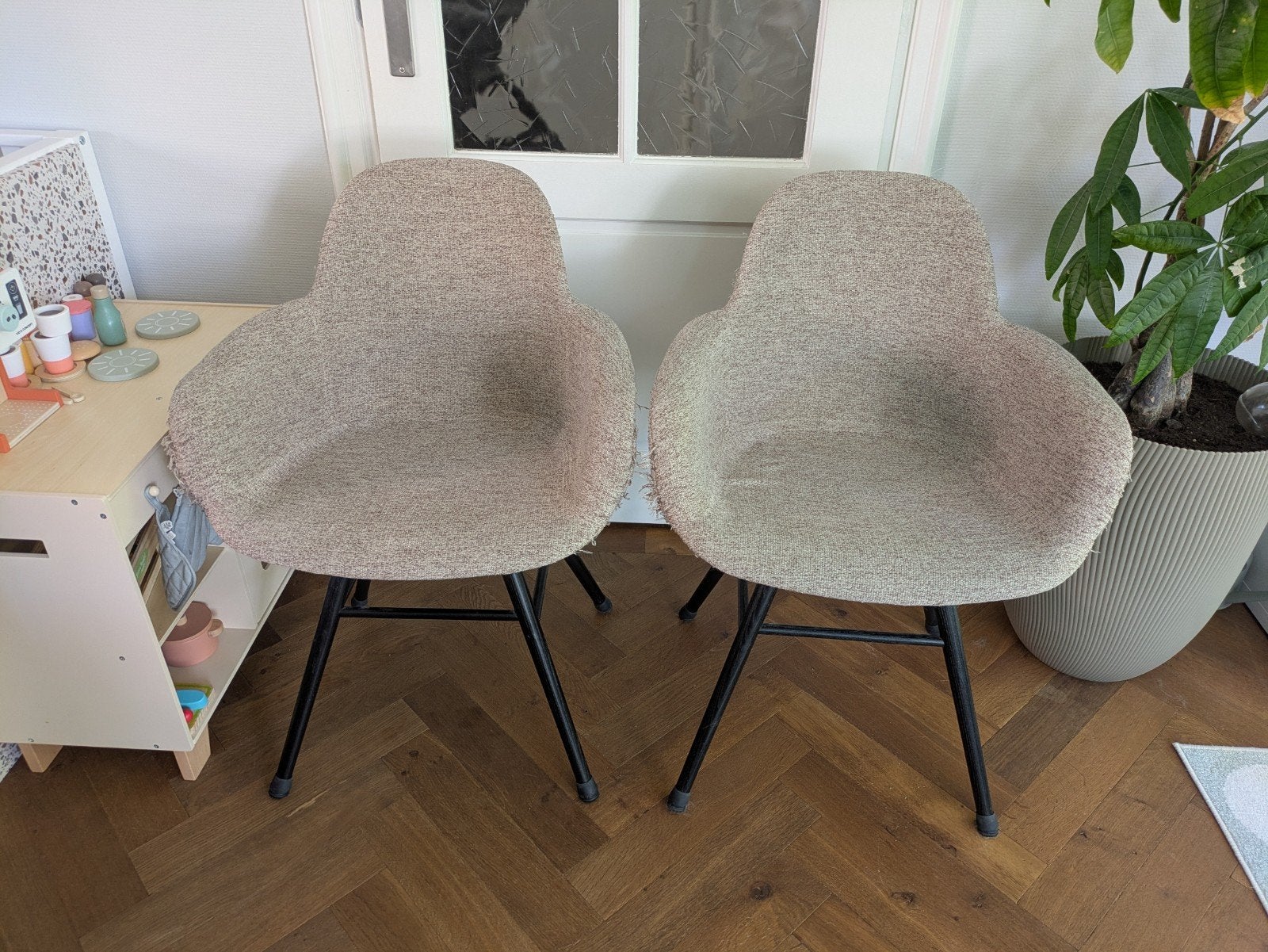 2 gratis eetkamerstoelen van Zuiver, Ophalen, Gebruikt, Twee, Overige kleuren