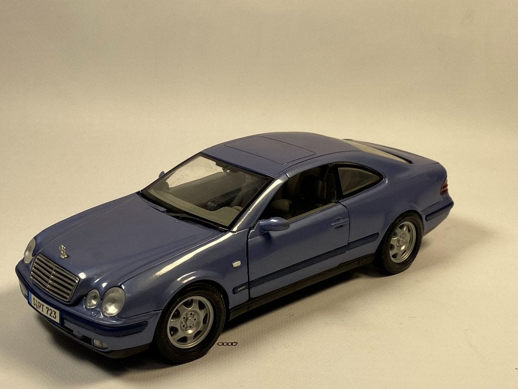 Mercedes-Benz CLK Coupé 1:18 - Anson -  Blauw/Paarse Kleur, Hobby en Vrije tijd, Ophalen of Verzenden, Zo goed als nieuw, Auto