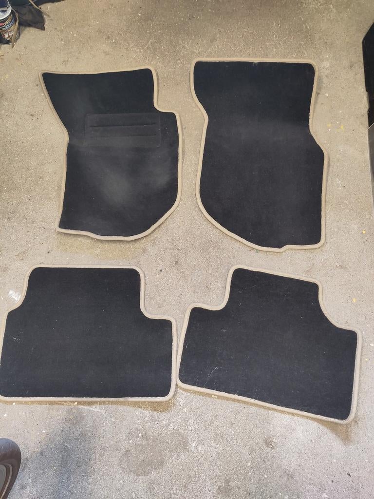 Volvo 700 / 900 vloermatten set, Auto diversen, Automatten, Ophalen