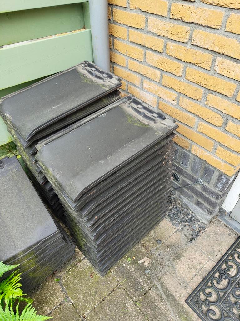 Dakpannen - 36 stuks, Doe-het-zelf en Verbouw, Dakpannen en Dakbedekking, Ophalen, Steen of Klei, Minder dan 5 m², Dakpannen