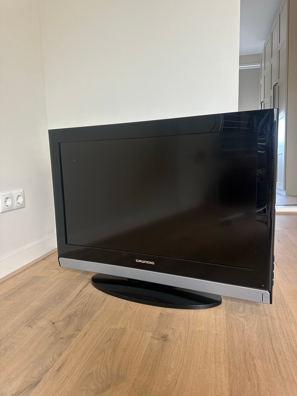 Grundig Vision 6 32-4932 T ECO LCD TV, Ophalen, Gebruikt, 50 Hz, 80 tot 100 cm