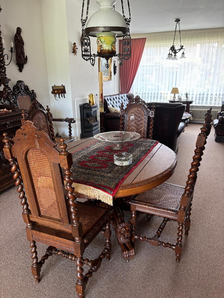 mooie antieke eettafel met 4 stoelen, Ophalen
