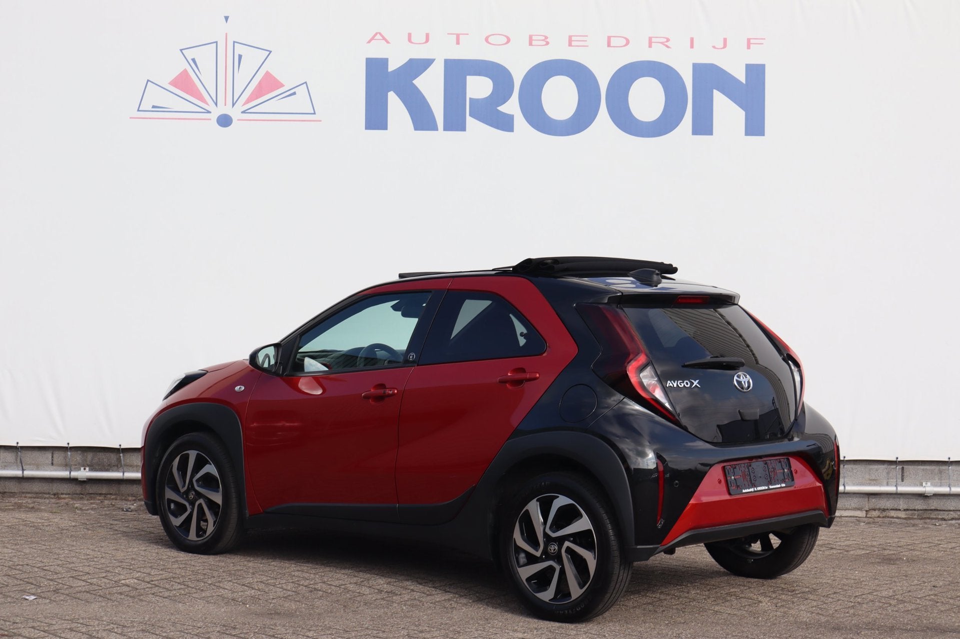 Toyota Aygo X 1.0 VVT-i S-CVT Envy I Cabrio dak|Automaat|Cam, Stof, Gebruikt, Zwart, 4 stoelen