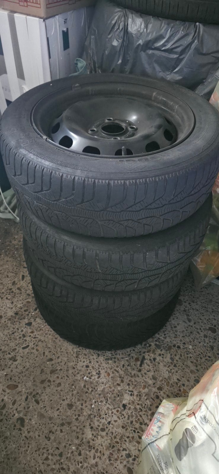 Winterwielen met winterbanden inclusief Ford-wieldoppen, ste, Ophalen, 15 inch, Winterbanden, Banden en Velgen