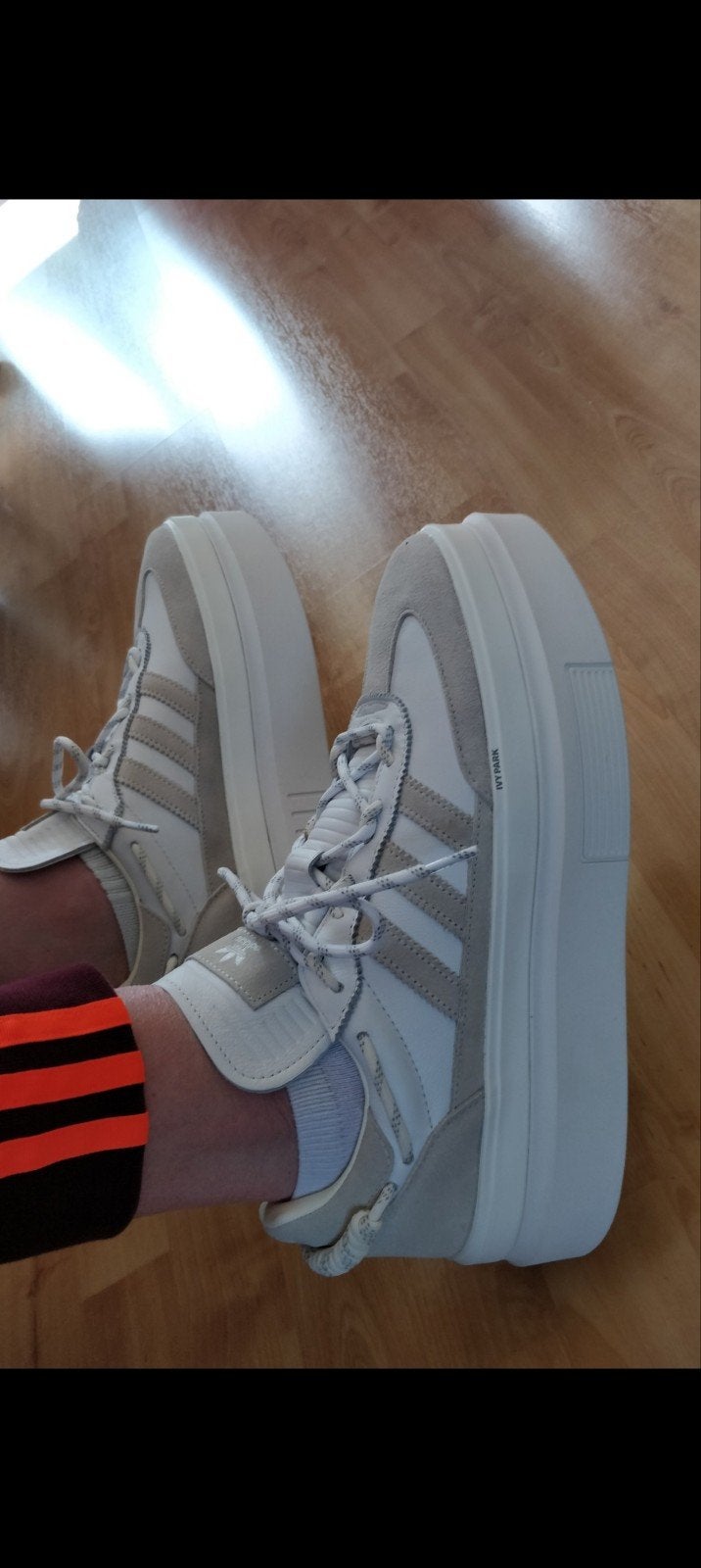Ivy Park x Adidas Super Sleek, unisex, maat 43 1/3, Adidas x Ivy Park, Wit, Nieuw, Ophalen of Verzenden