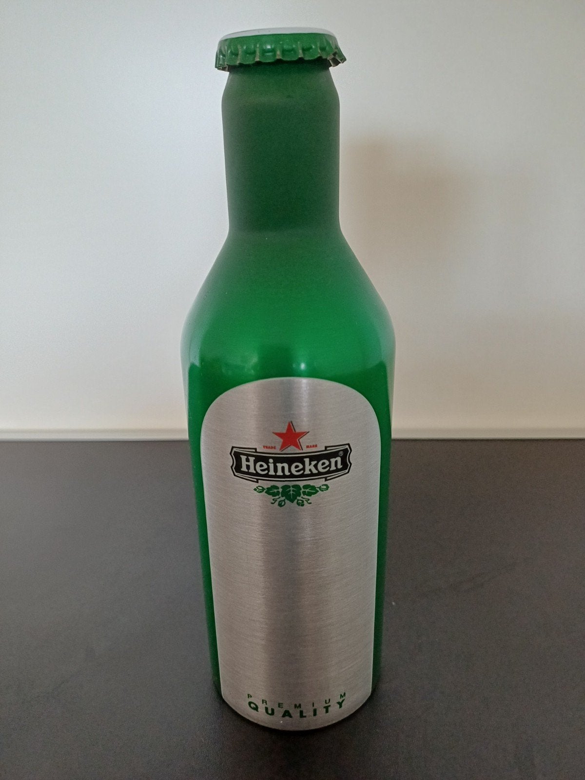 Heineken Premium Quality metalen fles, Ophalen of Verzenden, Zo goed als nieuw, Flesje(s), Heineken