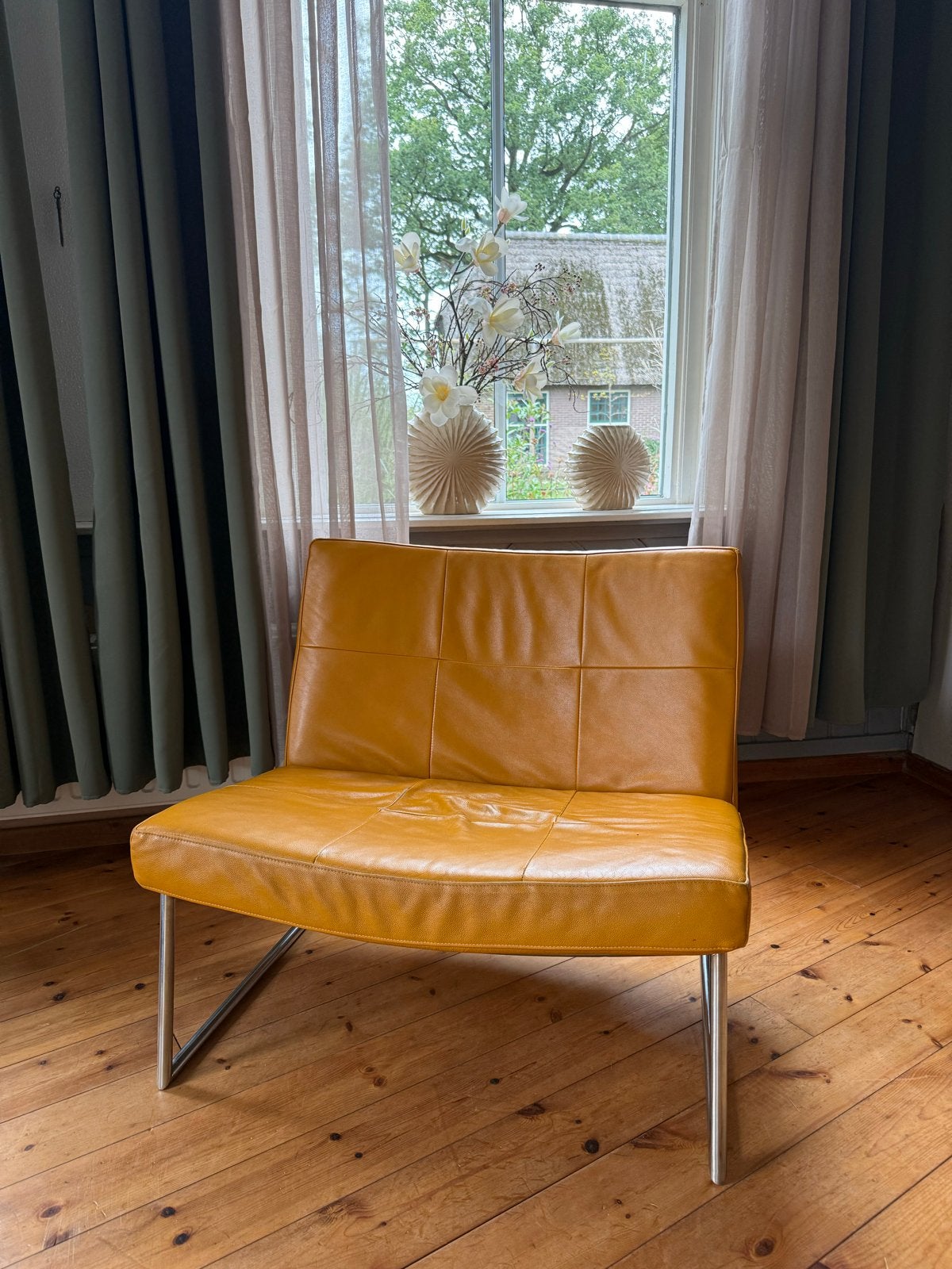 Harvink fauteuil, okergeel leer, modern design, Huis en Inrichting, Ophalen, Gebruikt, Overige kleuren, Leer