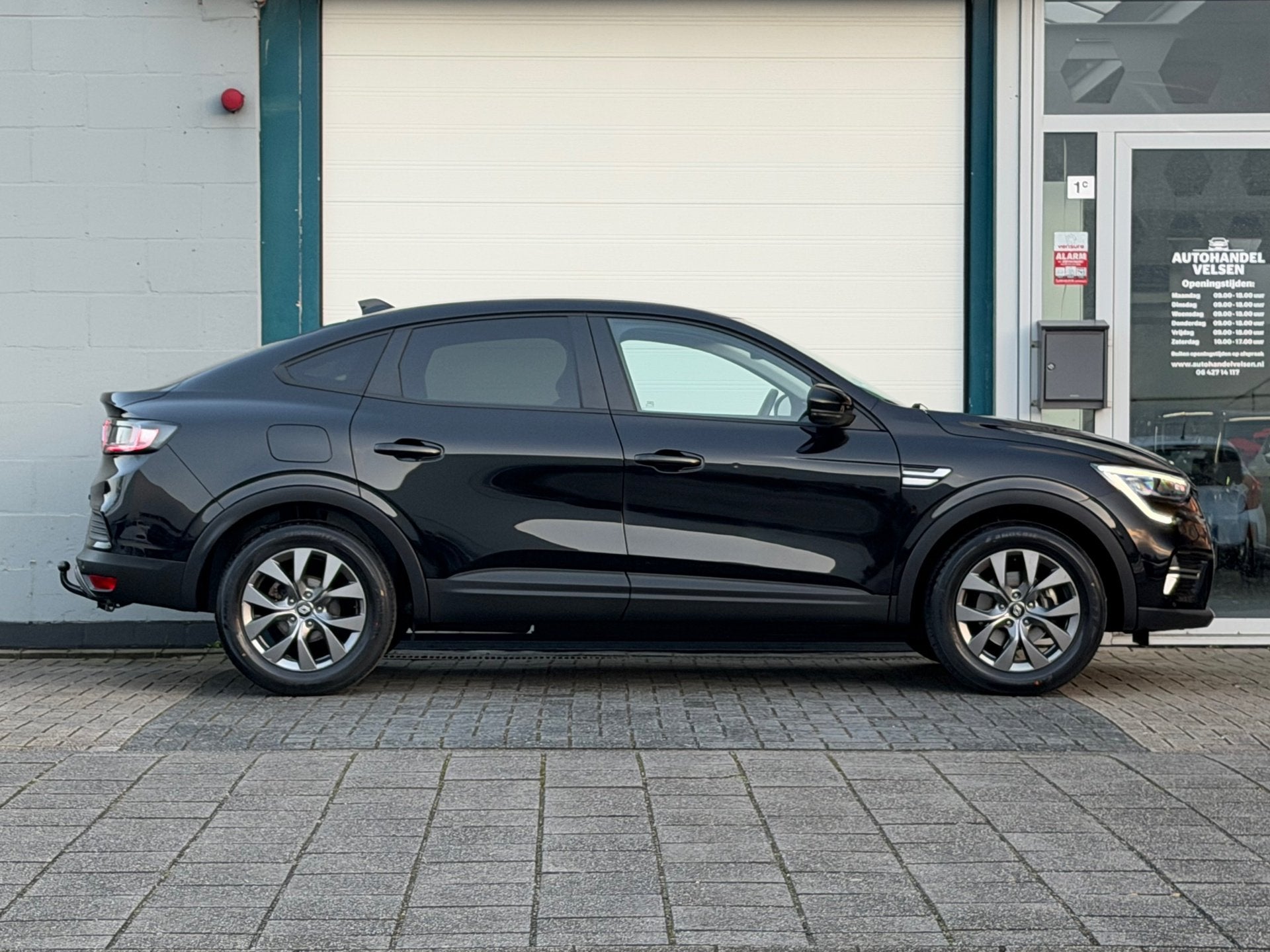 Renault Arkana 1.6 E-Tech full hybrid 145 evolution Camera A, Gebruikt, Euro 6, 4 cilinders, Zwart