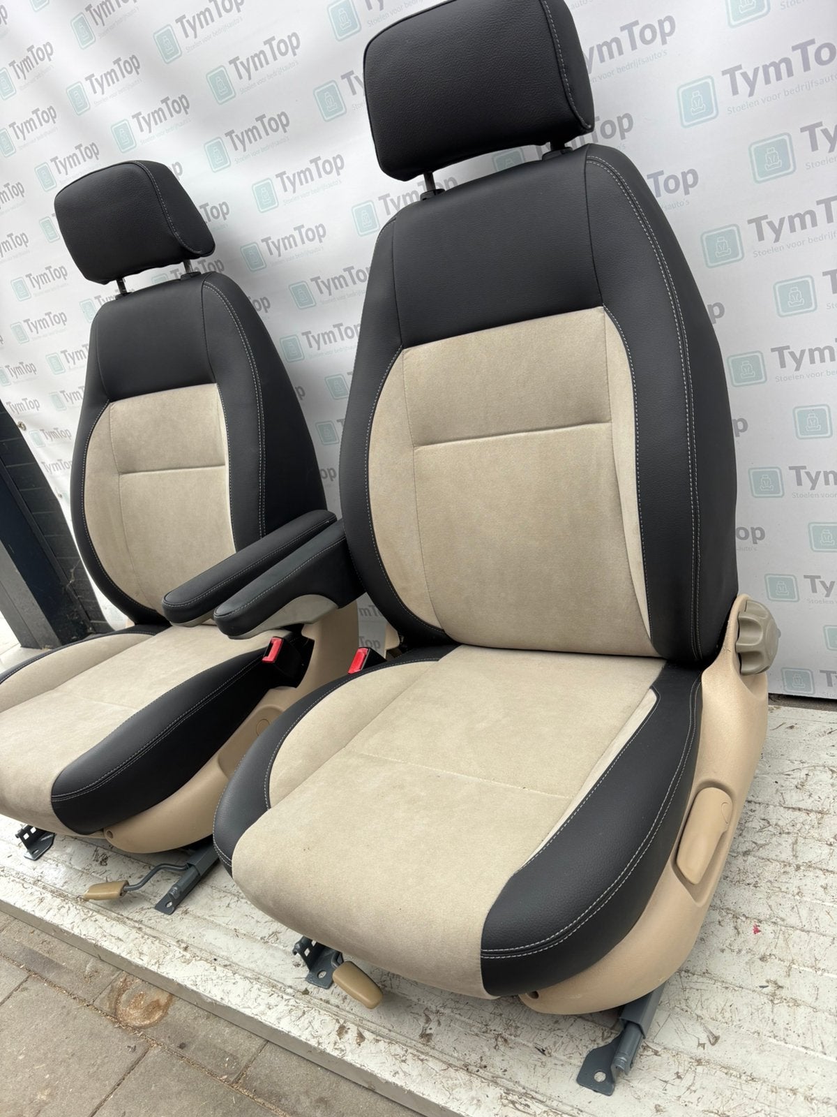 Stoelen draaistoelen camper bus Volkswagen Mercedes voorkant, Ophalen, Tymtop5@gmail.com, 3161ek, Volkswagen