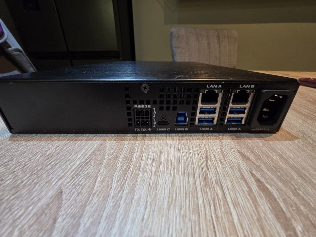 QSC Q-SYS Core Nano netwerk-I/O-processor, Ophalen of Verzenden, Zo goed als nieuw, 1000 watt of meer, Overige typen