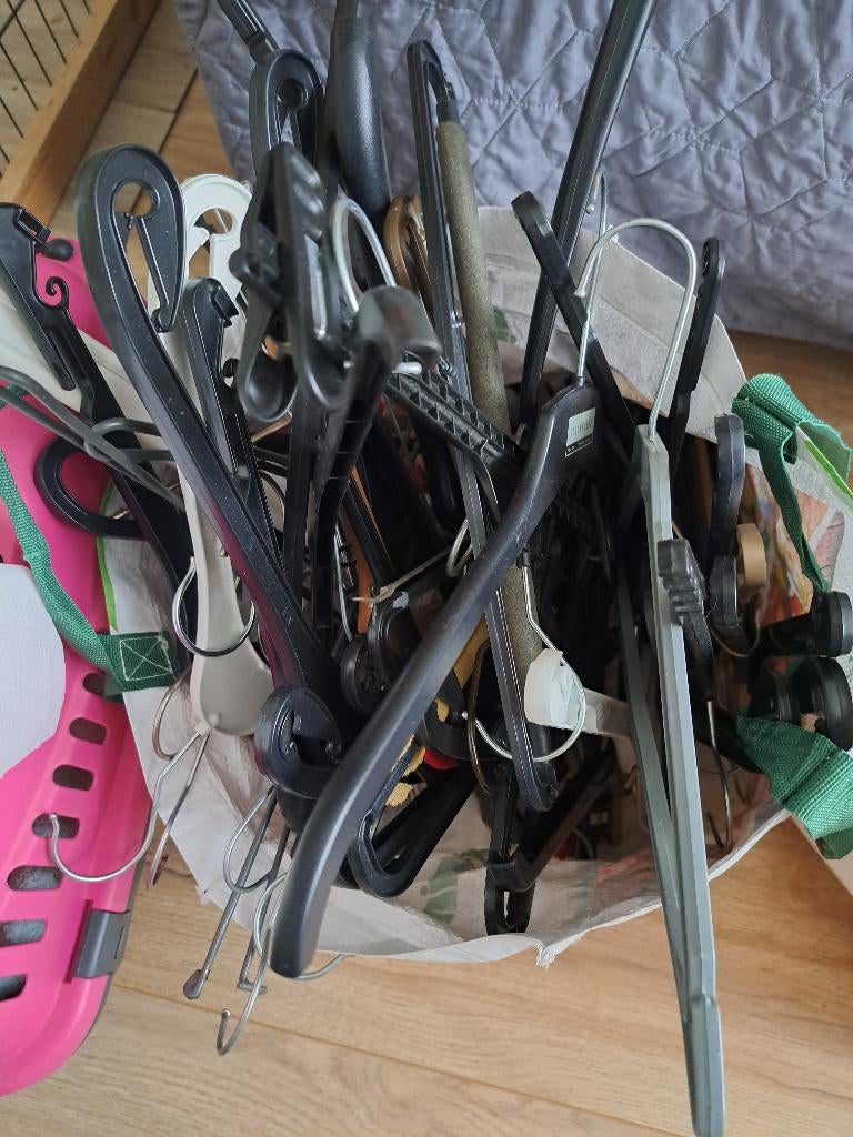 Kleerhangers, Ophalen, Gebruikt, Kunststof, Volwassenen