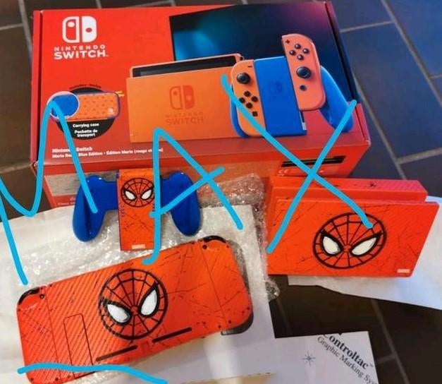 Custom Carbon Spider-Man Nintendo Switch Mario limited edit., Spelcomputers en Games, Switch 2019 Upgrade, Met 2 controllers, Nieuw