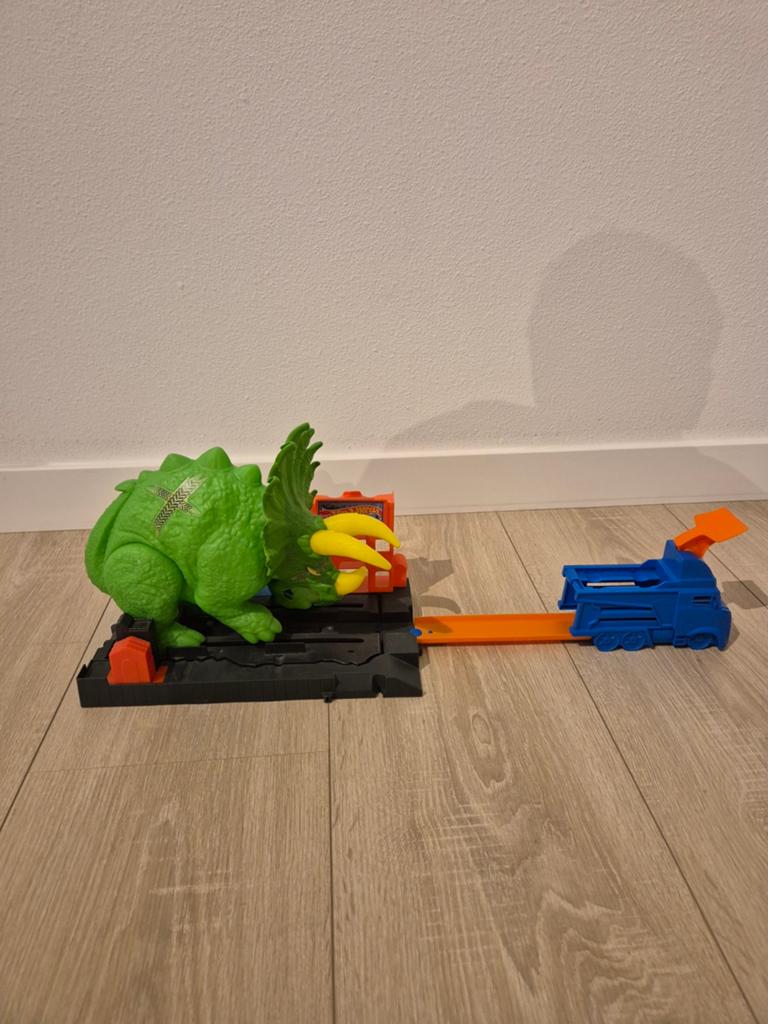 Hot Wheels Dino Aanval Speelset, Ophalen, Gebruikt
