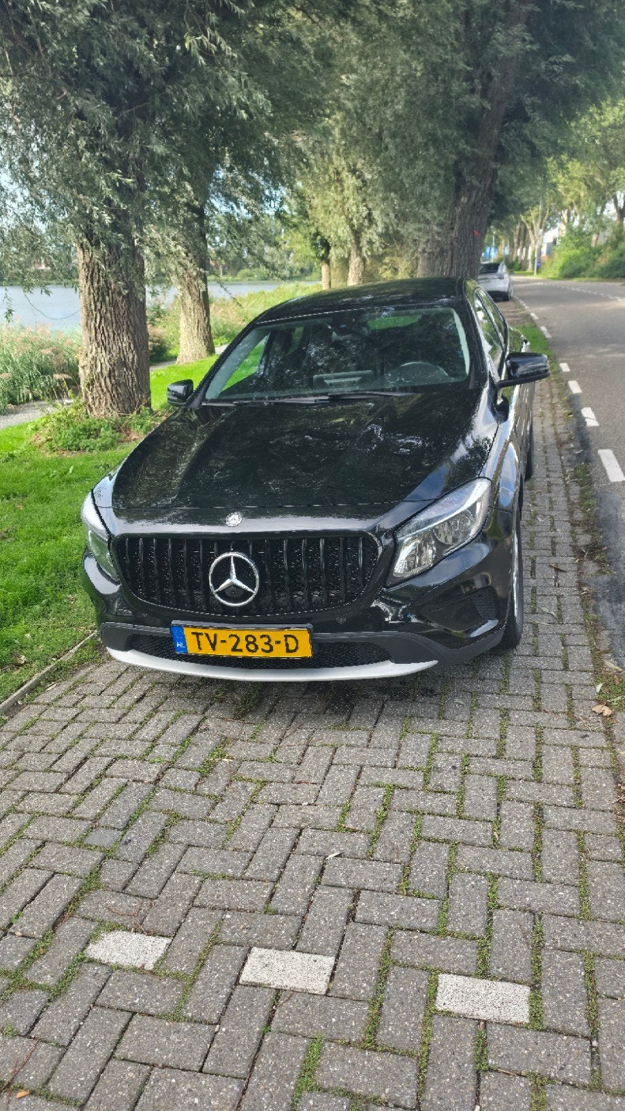 Mercedes-Benz GLA Gla180 1.6 90KW 2016 Zwart, Voorwielaandrijving, 4 cilinders, Leder en Stof, 1595 cc