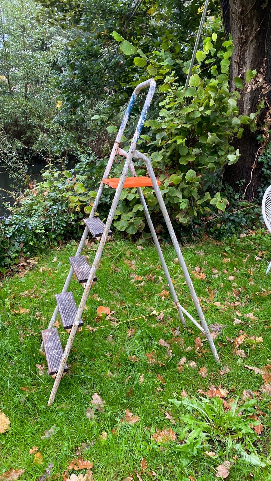 Stevige trap 5 treden inklapbaar, Doe-het-zelf en Verbouw, Ophalen, Gebruikt, Minder dan 2 meter
