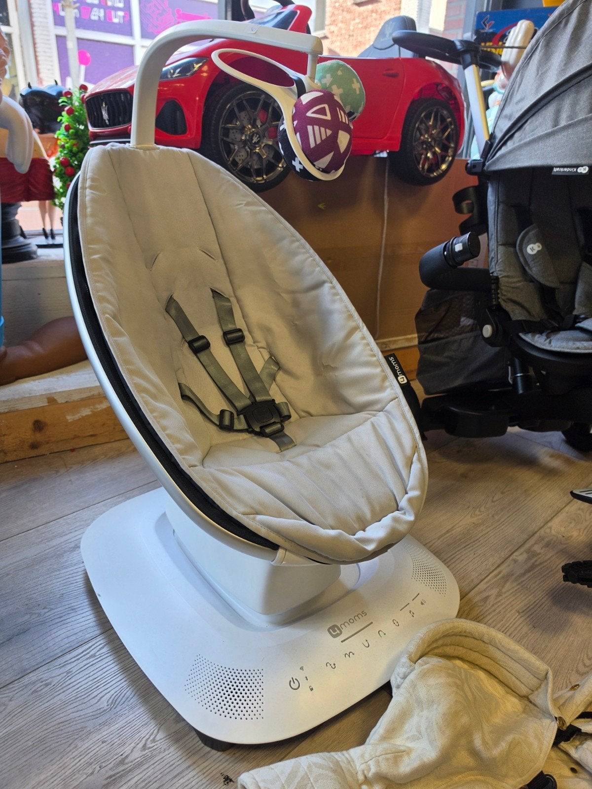 4moms mamaRoo 4.0 Wipstoel - Zo goed als nieuw, Overige merken, Wipstoel, Support@4moms.com, 4moms, 912 Fort Duquesne Blvd, Pittsburgh, PA 15222, USA