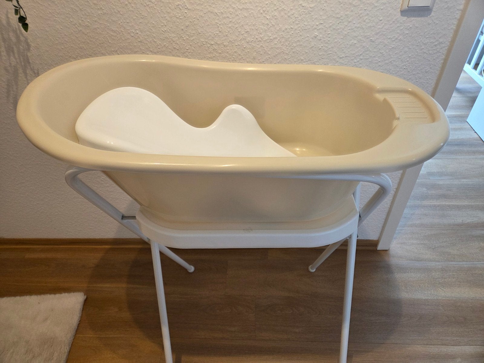 Babybadje met zitje en standaard, Gebruikt, Badje, Standaard, Ophalen