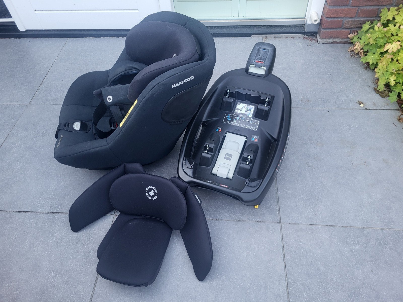 Maxi Cosi Beryl autostoel met Isofix base, 0 t/m 10 kg, Verstelbare rugleuning, Gebruikt, Ophalen of Verzenden