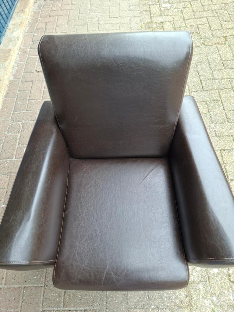 Mooie stoel
Ziet er netjes uit, Ophalen of Verzenden, Zo goed als nieuw, 50 tot 75 cm