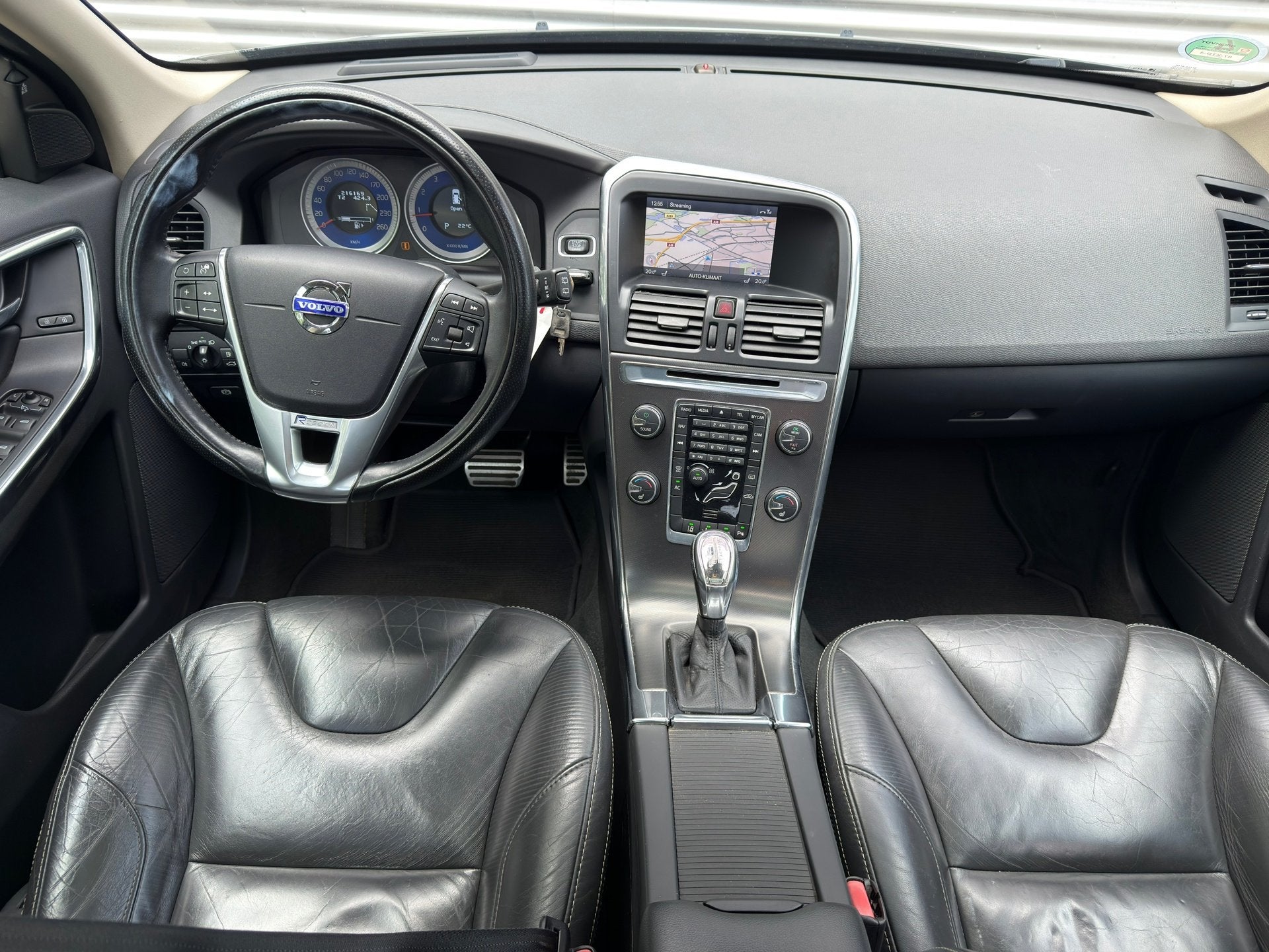 Volvo XC60 2.0 T5 R-Design l Pano l Trekhaak l Leder l Xenon, Auto's, Euro 5, Zwart, 4 cilinders, 1598 kg