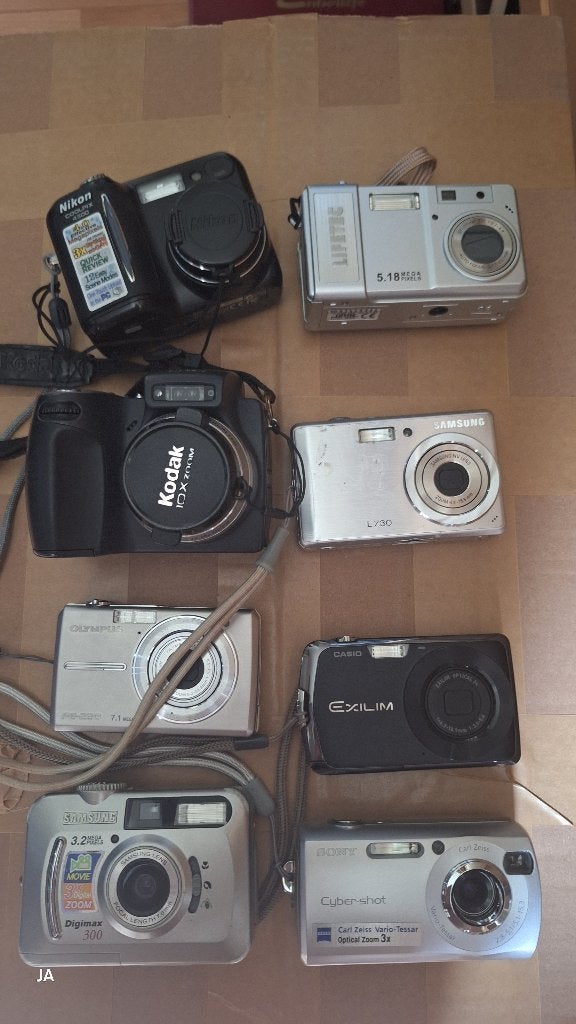 10 digitale cameras oa nikon / sony / samsung, Audio, Tv en Foto, Fotocamera's Digitaal, Gebruikt, Ophalen of Verzenden, Compactcamera