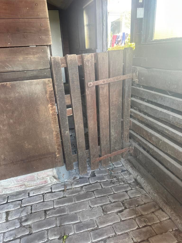 Robuust houten stalhek - Ideaal voor tuin of erf, Met poort, Gebruikt, Ophalen of Verzenden, Tuinhek
