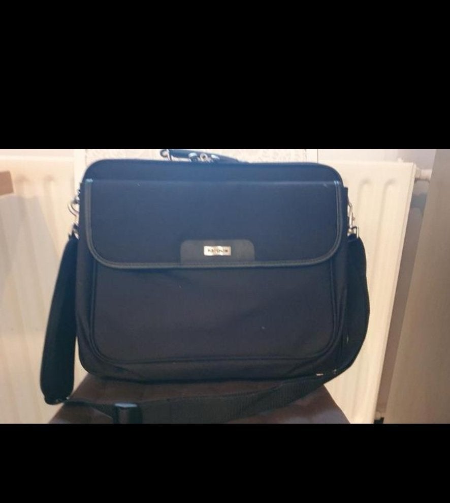 laptoptas, Computers en Software, Ophalen, 17 inch of meer, Zo goed als nieuw, Zwart