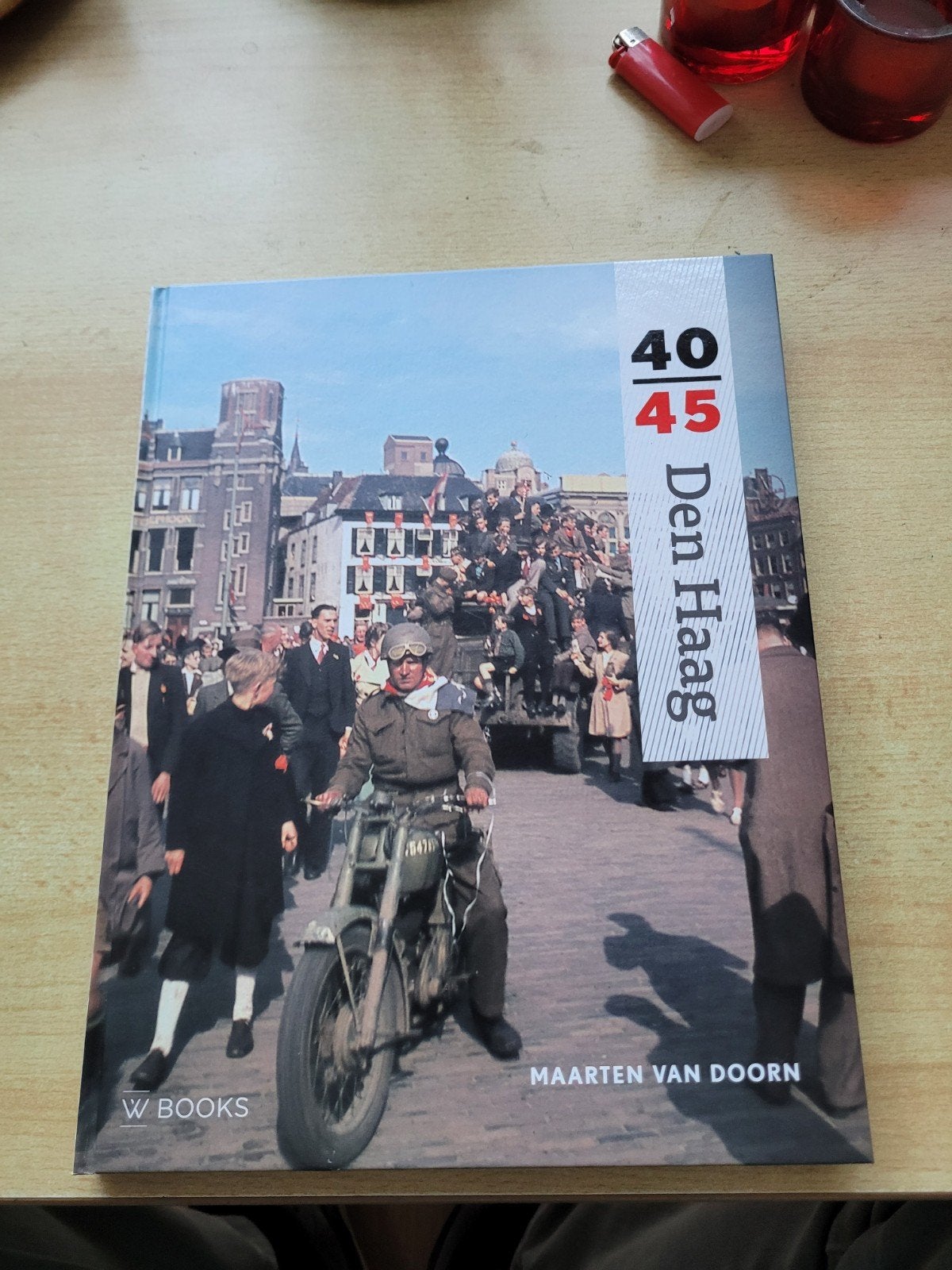 Den Haag 40-45, Ophalen of Verzenden, Zo goed als nieuw