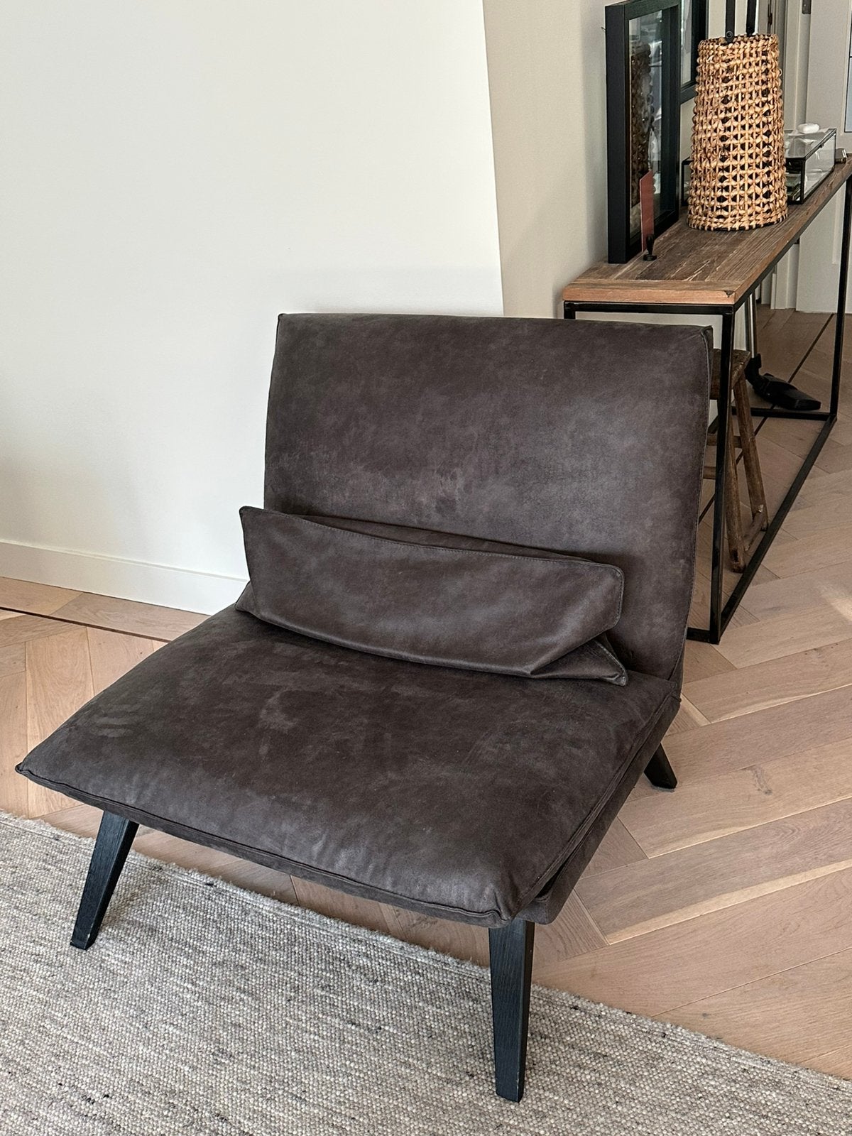 Zwart leren fauteuil, Ophalen, Minder dan 75 cm, Leer, Zo goed als nieuw