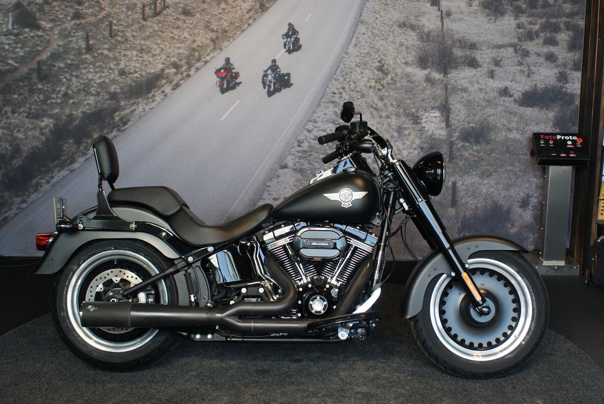 Harley-Davidson FLSTFBS FAT BOY S (bj 2017), Motoren, Motoren | Harley-Davidson, Laan van Vredenoord 33
2289 DA  RIJSWIJK, NL
