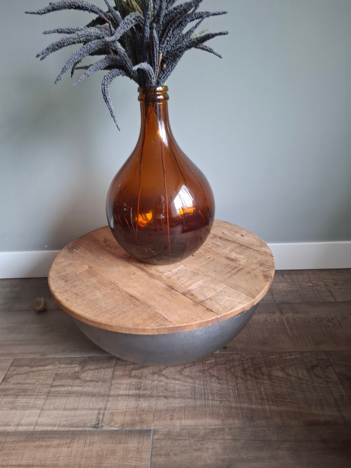 Decoratieve houten schaal met metalen onderstel, Ophalen of Verzenden, Zo goed als nieuw