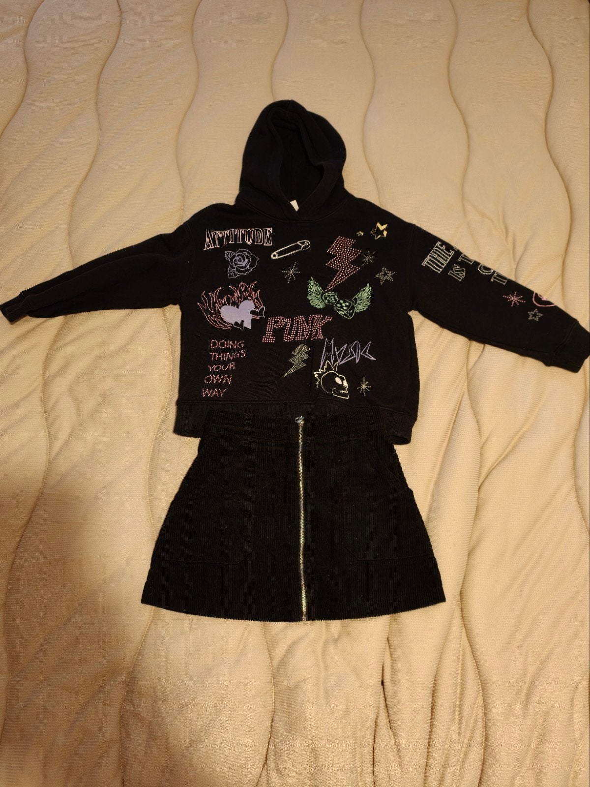 Zwarte hoodie en rok set met 'Attitude' print, Zwart, Ophalen of Verzenden, Maat 36 (S), Boven de knie