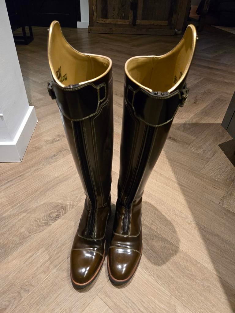 Bruine Kingsley London 1 lak laarzen, Dieren en Toebehoren, Paardrijkleding, Ophalen of Verzenden, Zo goed als nieuw, Dressuur