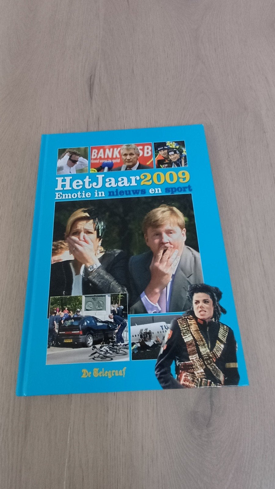 Het Jaar 2009 - Emotie in nieuws en sport, Ophalen of Verzenden, Gelezen