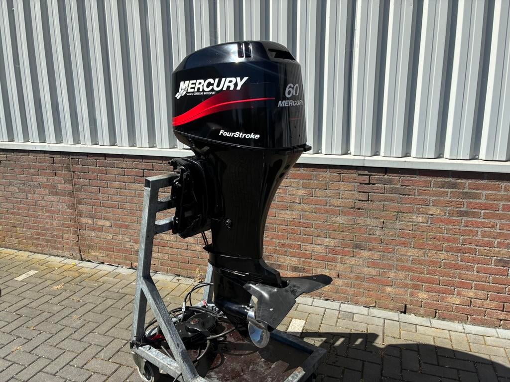 Mercury 60 pk 4 takt , Powertrim, vaarklaar, zuinig en stil, Watersport en Boten, Buiten- en Binnenboordmotoren, Gebruikt, Viertaktmotor