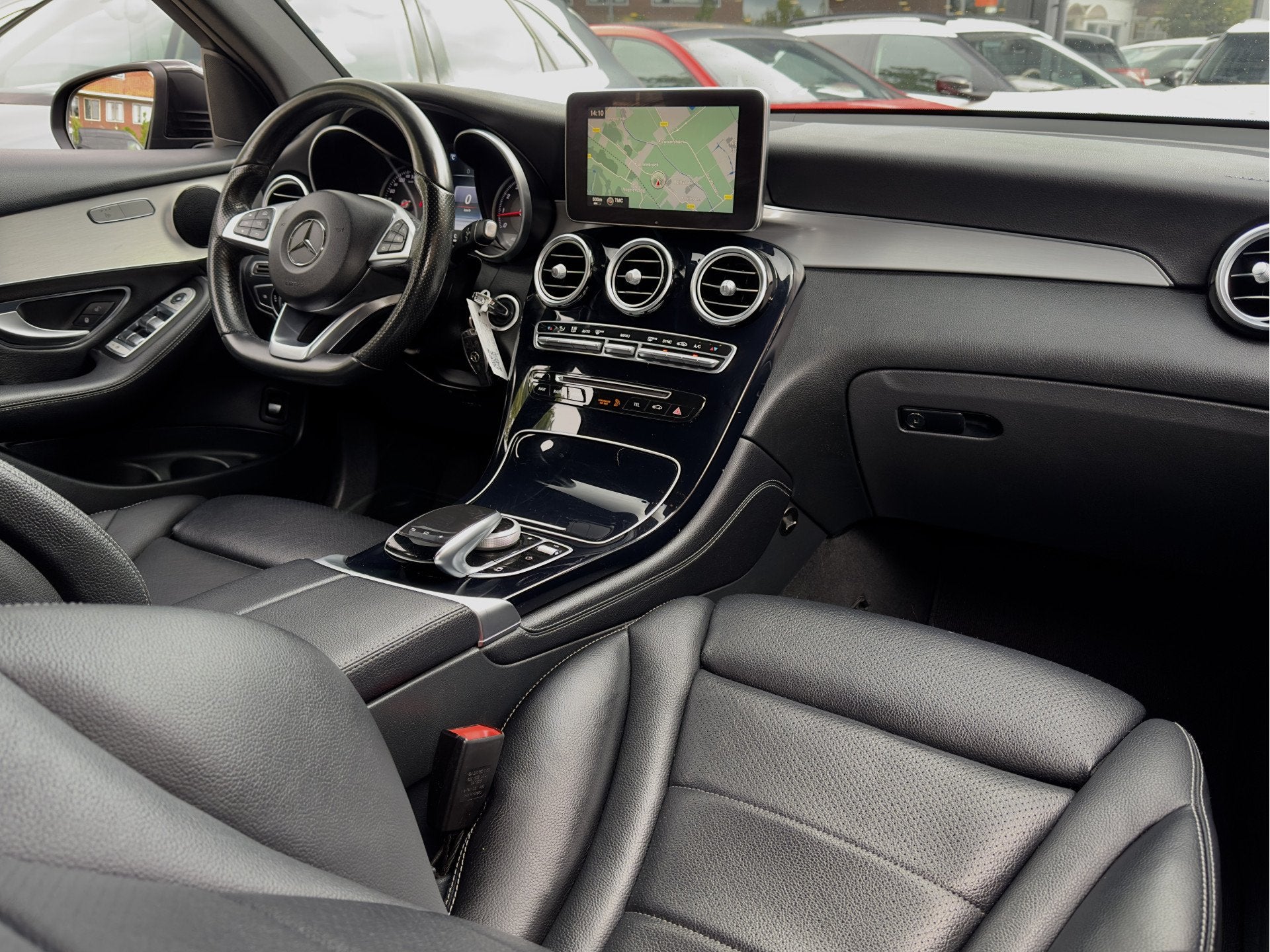 Mercedes-Benz GLC 250 4MATIC AUT9 AMG-LINE LEDER NAVI AIRCO, Automaat, Dealer onderhouden, Gebruikt, 4 cilinders