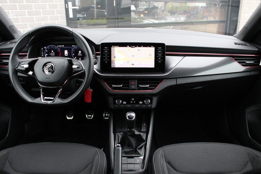 Skoda Scala 1.0 TSI Sport Business / Virtual / Stoelverwarmi, Auto's, Skoda, Gebruikt, Met garantie (alle), 610 kg, Origineel Nederlands
