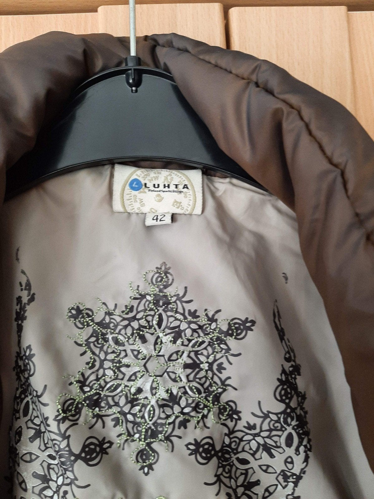 Heerlijk jasje Luhta bruin met brons gloed winterjas maat 42, Kleding | Dames, Luhta, Bruin, Verzenden, Maat 42/44 (L)