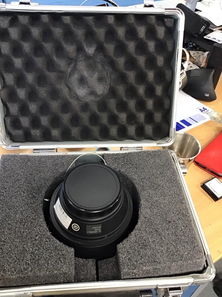 Telelens beamerlens in stevige koffer, Info@mitsubishi.com, Ophalen of Verzenden, Zo goed als nieuw, Beamerlens