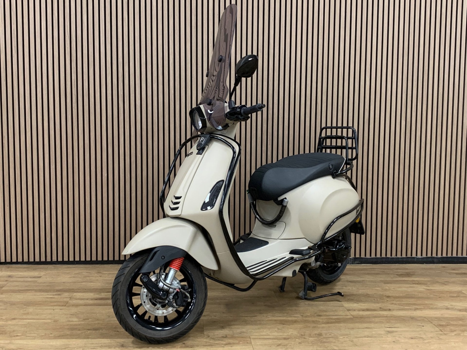 Vespa Snorscooter Sprint 4T Desert Sand|Beugels|LED|, Gebruikt, Benzine, Vespa