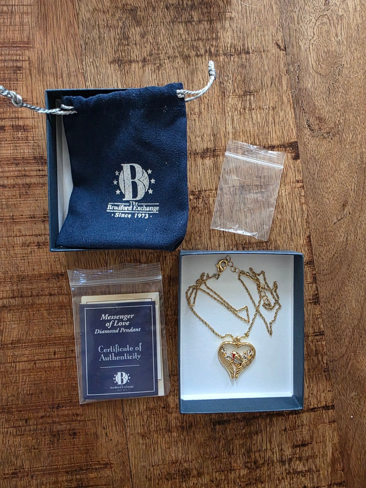 Bradford Exchange Messenger of Love Diamond Hanger, Overige materialen, Nieuw, Ophalen of Verzenden, Met edelsteen
