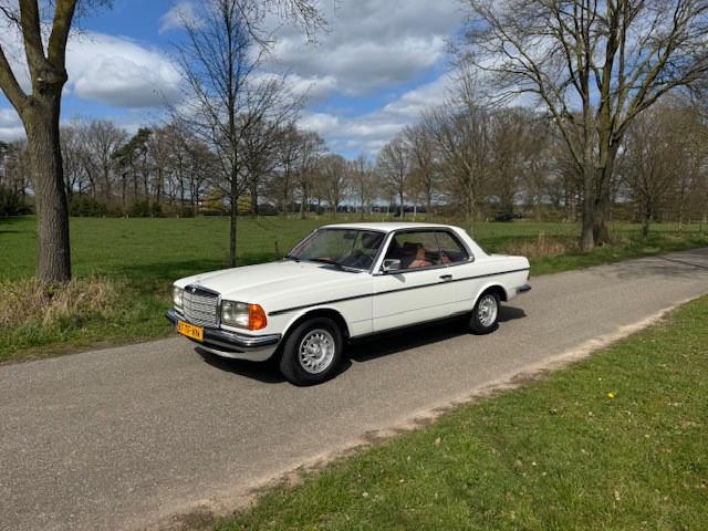 Mercedes-Benz 280 CE Coupe Automaat / 1979, Auto's, Beige, 2717 cc, Wit, Mercedes-Benz