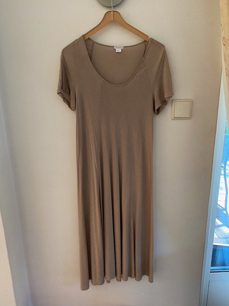 Dunne lichtbruine viscose midi jurk van Transit maat 36-38, Kleding | Dames, Beige, Zo goed als nieuw, Knielengte, Maat 36 (S)