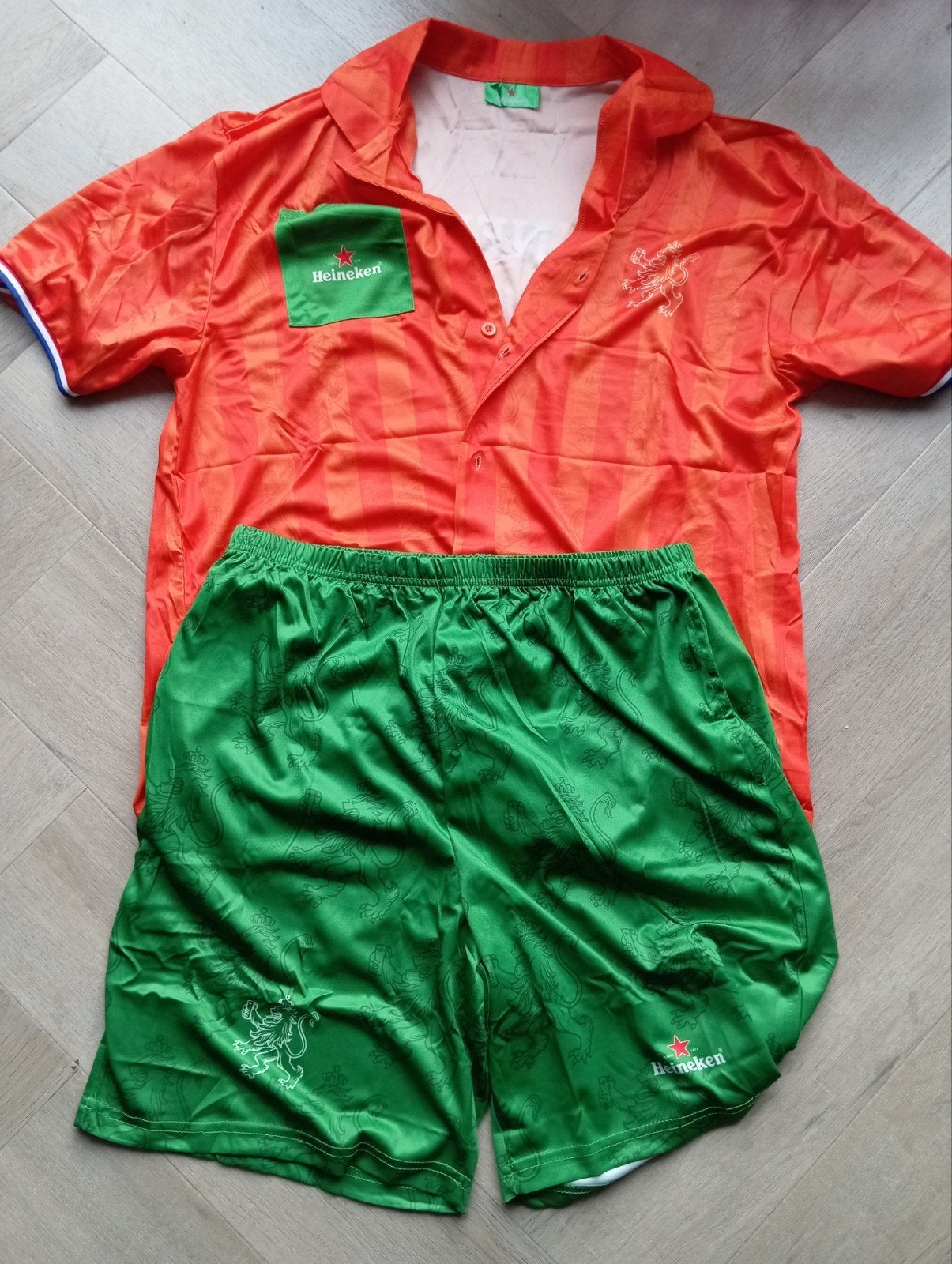 Oranje Heineken Pilsjama maat L/XL, Kleding | Heren, Maat 52/54 (L), Nieuw, Oranje, Ophalen of Verzenden