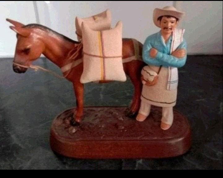 Beeld Juan Valdez keramiek met muilezel, Ophalen, Zo goed als nieuw, Mens