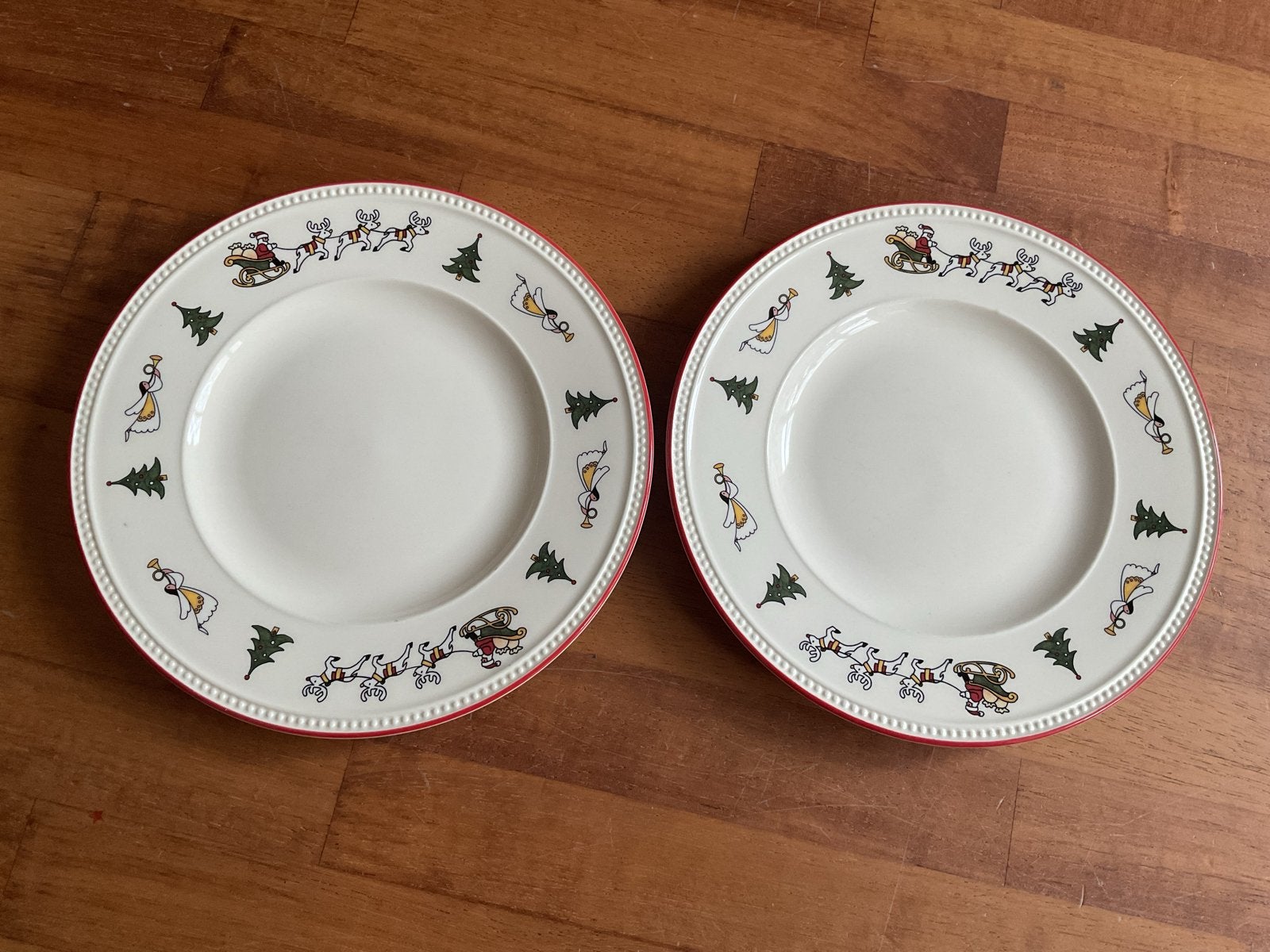 2 Wedgwood Windsor Christmas borden 21 cm, Ophalen of Verzenden, Zo goed als nieuw, Bord(en), Wedgwood