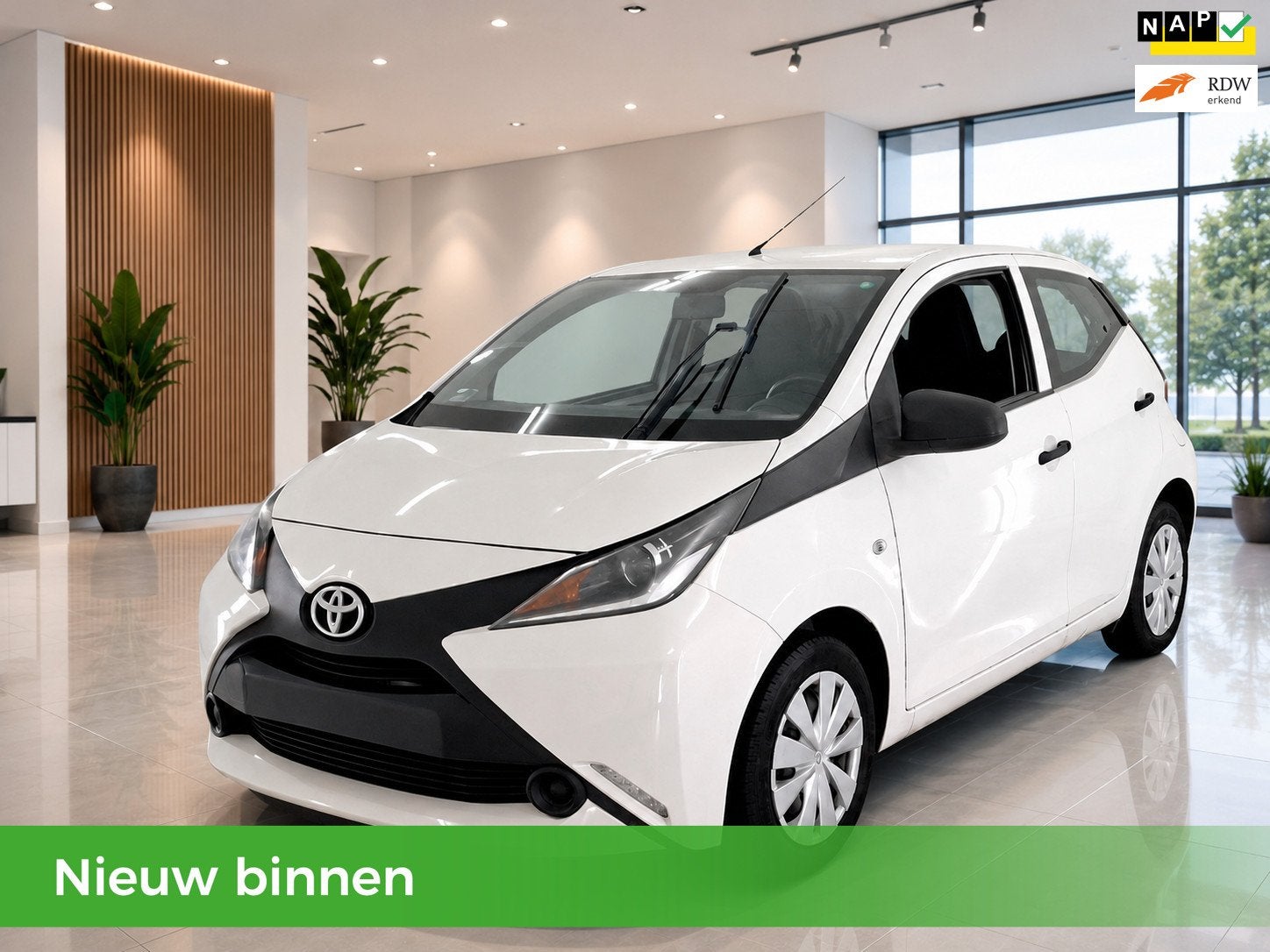 Toyota Aygo 1.0 VVT-i x-now 5D NAP Airco- LED-Bluetooth-Nieu, Gebruikt, Euro 6, 4 stoelen, Wit