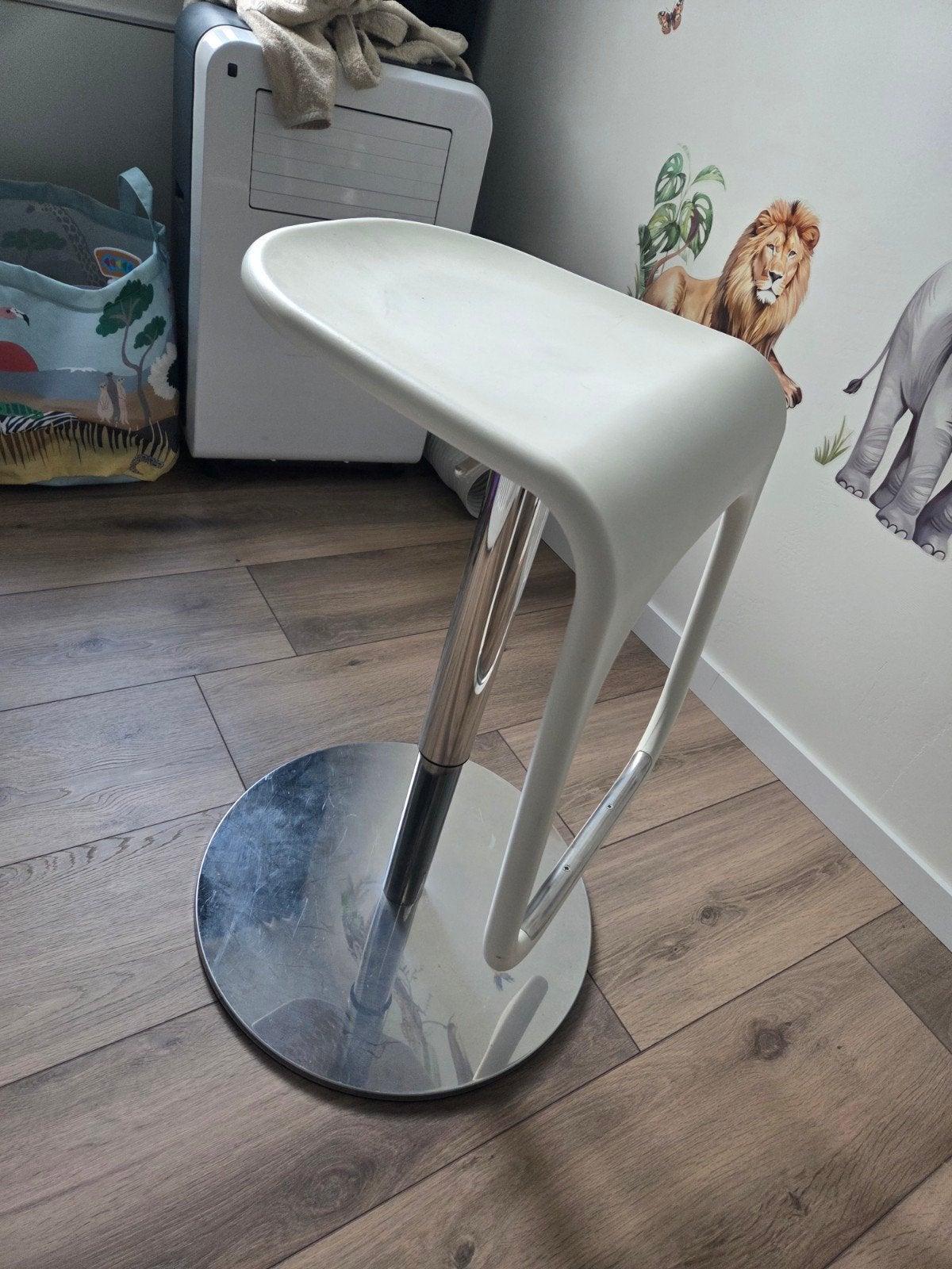 Kruk ikea (in hoogte verstelbaar), Huis en Inrichting, Ophalen, In hoogte verstelbaar, Zo goed als nieuw, Overige materialen
