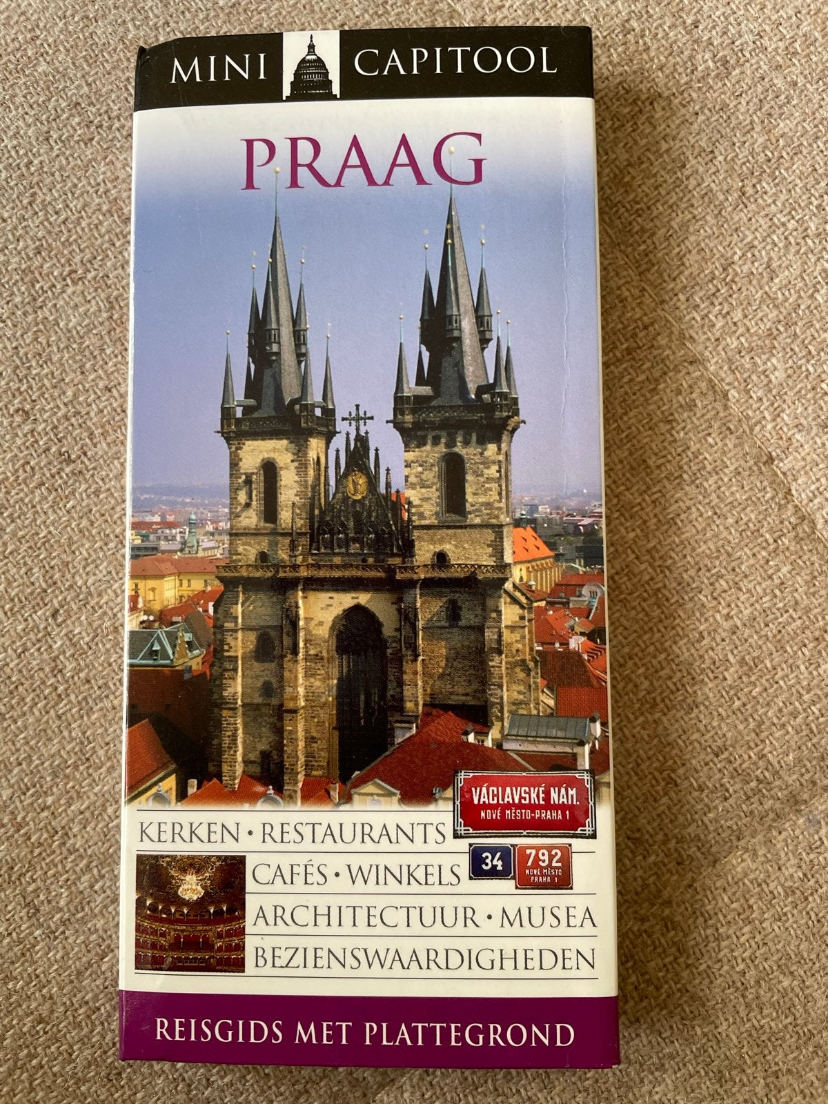 Mini Capitool Praag Reisgids met Plattegrond, Ophalen, Capitool, Europa, Zo goed als nieuw
